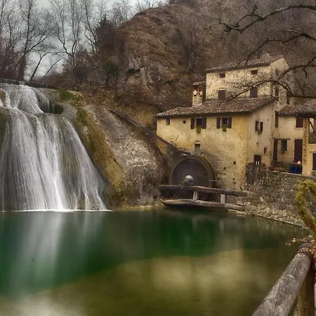 Ca' Viridi アパート モンテベッルーナ